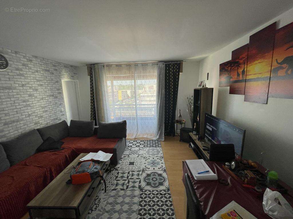 Appartement à EPINAY-SOUS-SENART