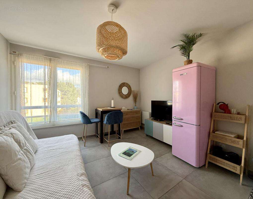 Appartement à BORMES-LES-MIMOSAS