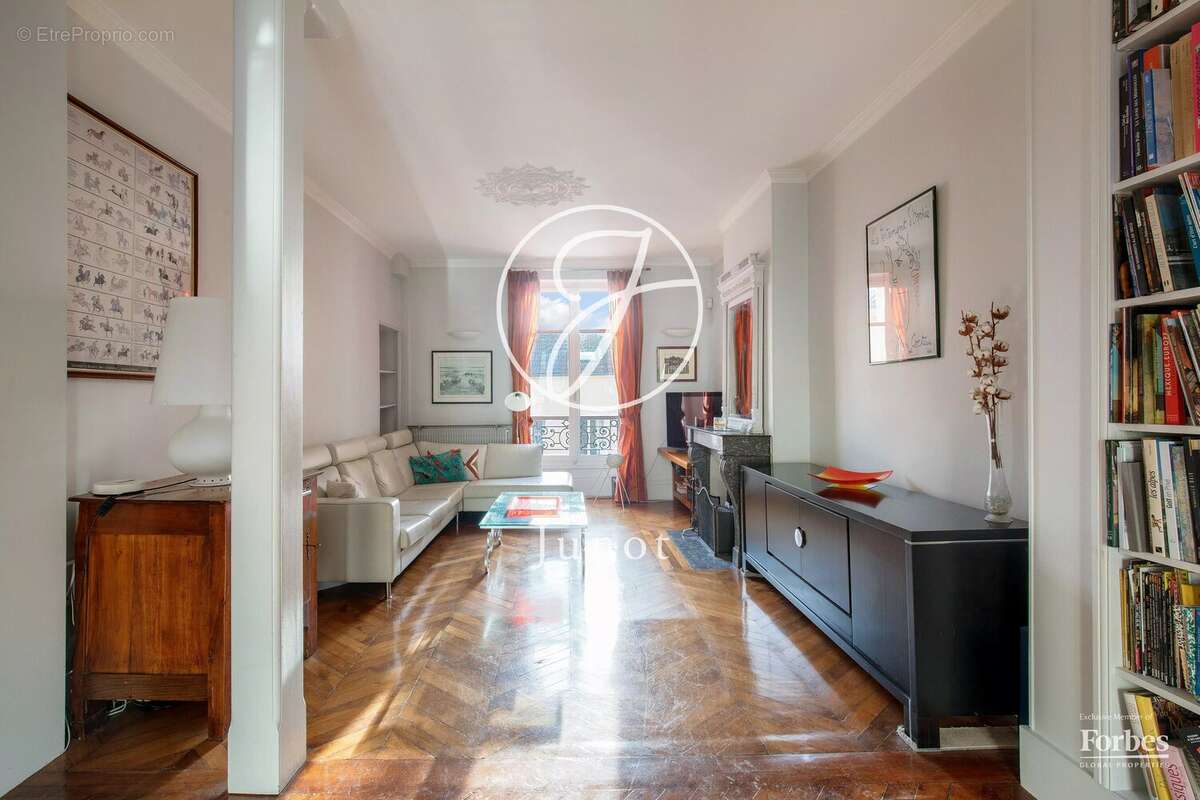 Appartement à VERSAILLES