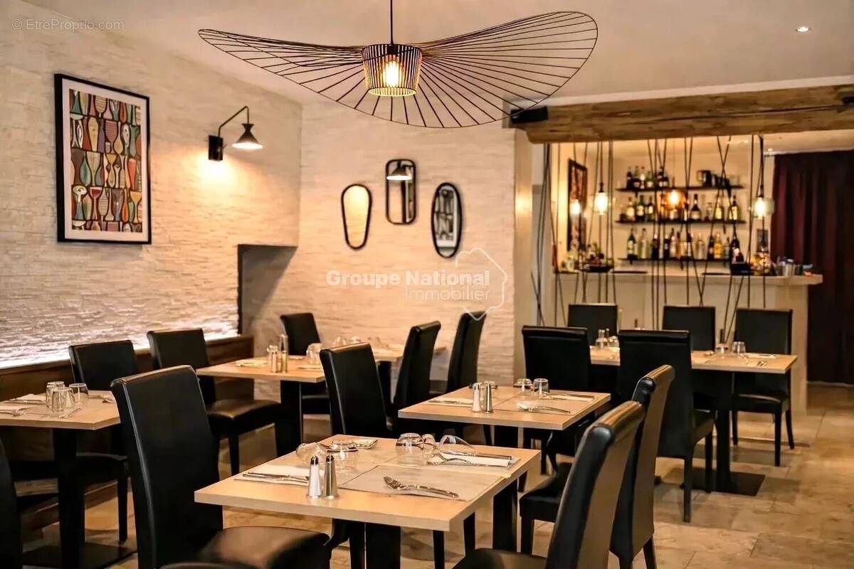 Commerce à SAINT-SATURNIN-LES-AVIGNON