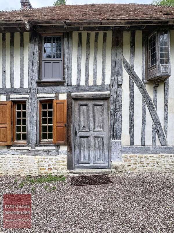 Maison à SAINT-PIERRE-SUR-DIVES