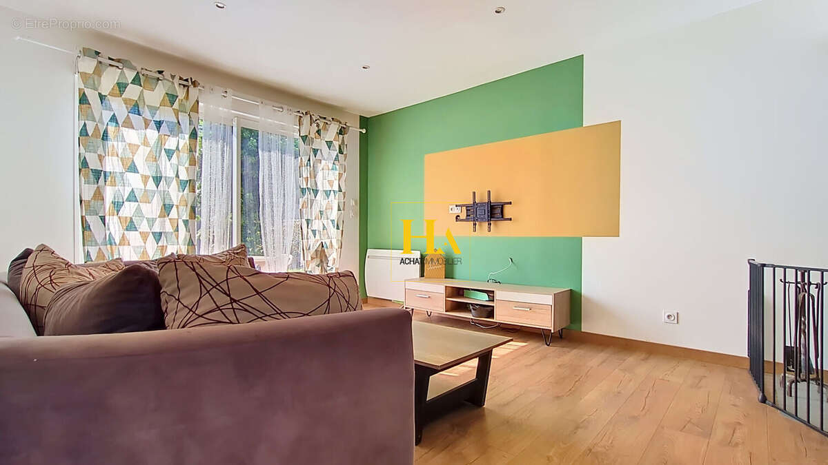 EXCLUSIVITÉ - BÉSAYES : Maison de plain-pied d'environ 113m² avec piscine et garage indépendant de 60 m² à fort potentiel - photo 8