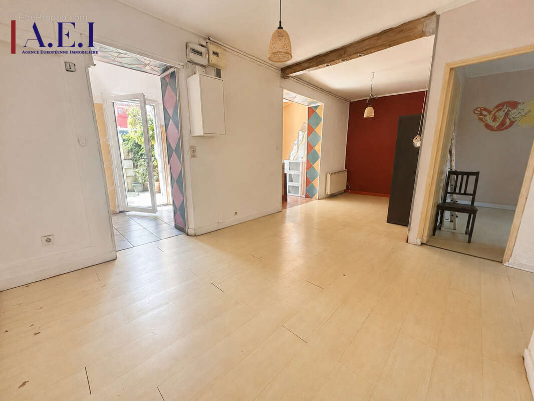 La Seyne sur mer - Appartement T3 avec terrasse - photo 3