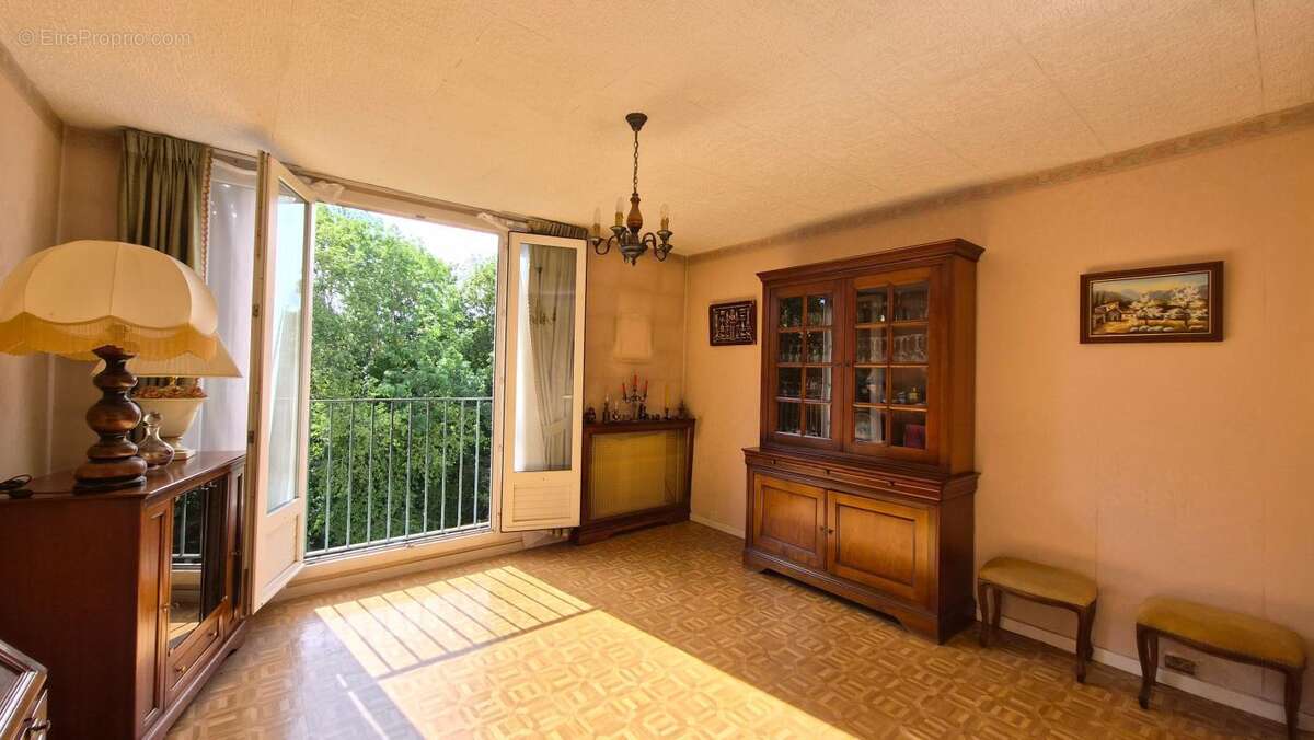 Appartement à SAINT-GERMAIN-LES-ARPAJON