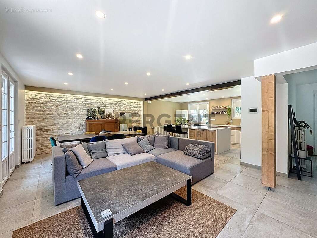 Maison à CHARLEVILLE-MEZIERES