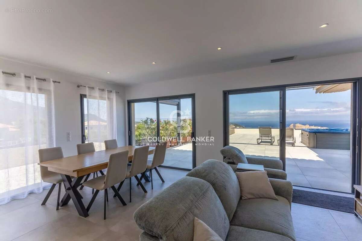 Appartement à L'ILE-ROUSSE