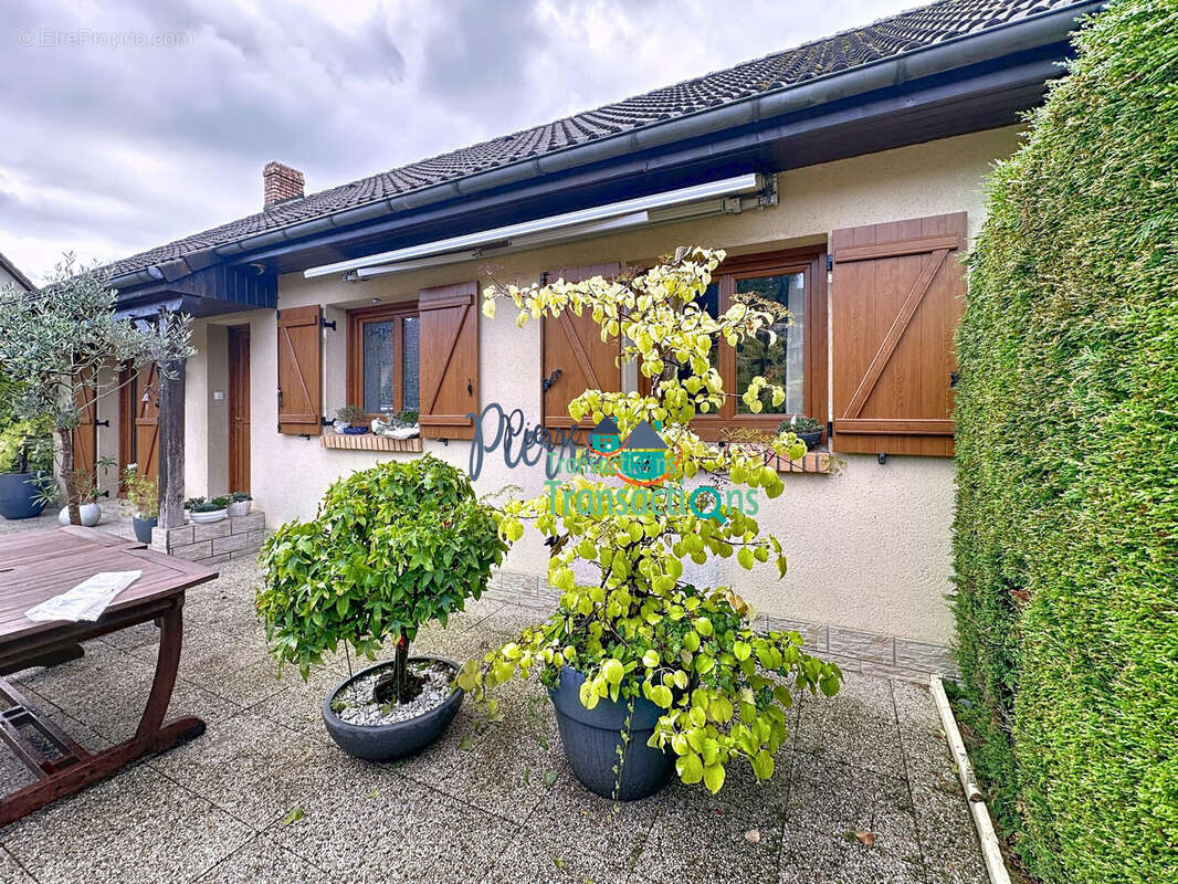 Maison à SAINT-MAURICE-D'ETELAN