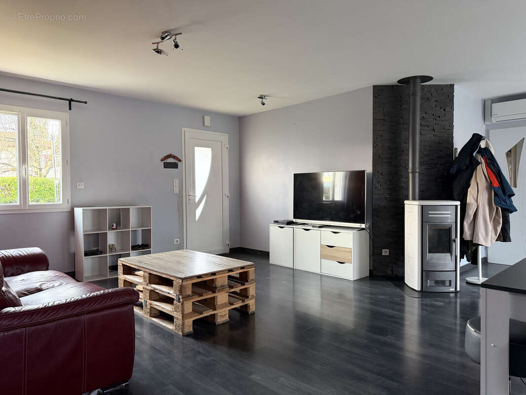 Maison à COURS-DE-PILE