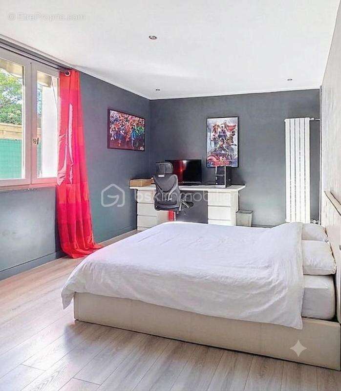 Villa 214 m² + 30 m² à aménager - 6 chambres + bureau - Piscine - photo 15