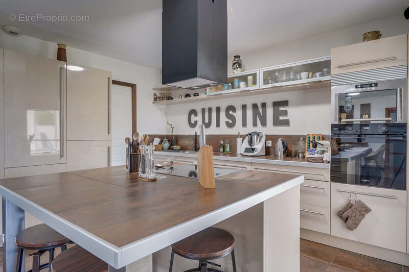 Maison à LE HAILLAN