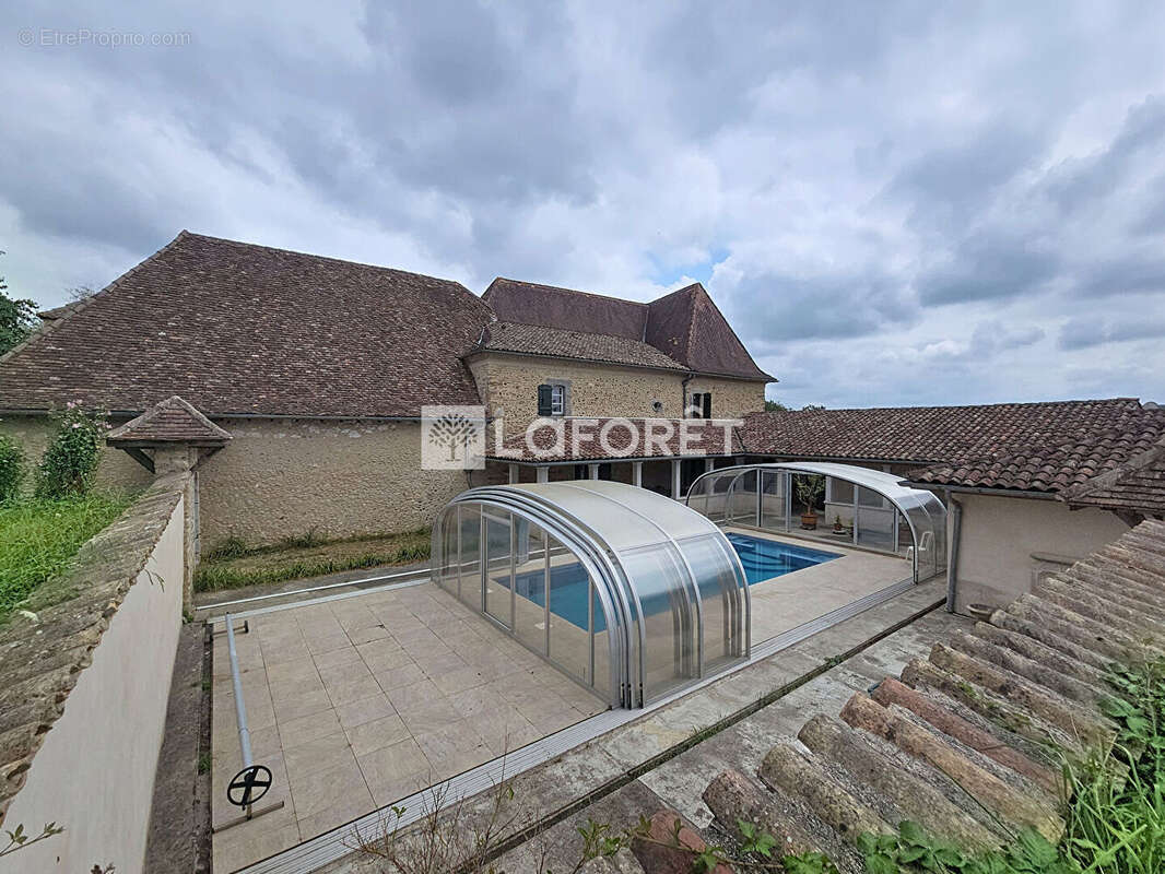Demeure béarnaise avec piscine entre Salies de Béarn et Orthez 8 pièces 290m² - photo 4