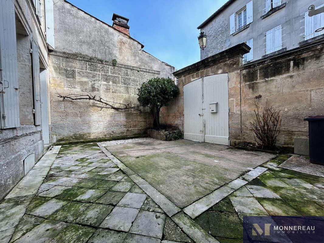 Maison à COGNAC
