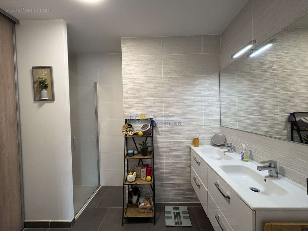 Bel appartement T3 SH 83M2 M2 dernier étage  avec terrasse  et parking - photo 9
