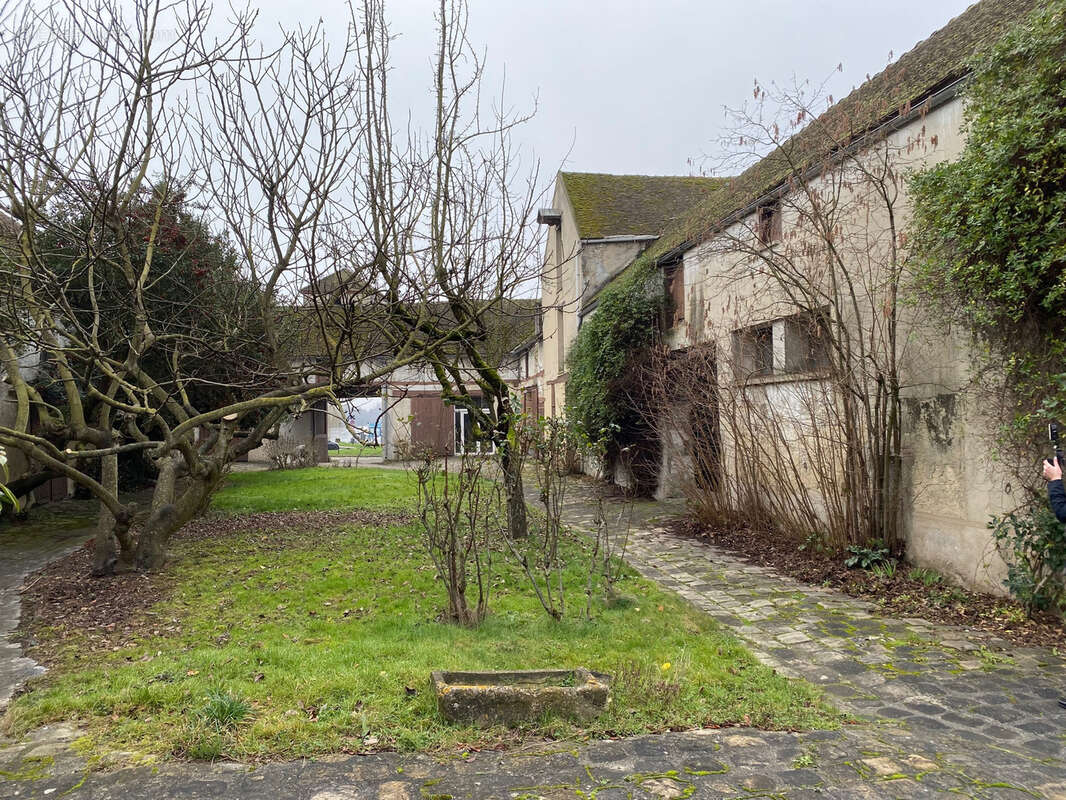 Maison à MONTEREAU-FAULT-YONNE