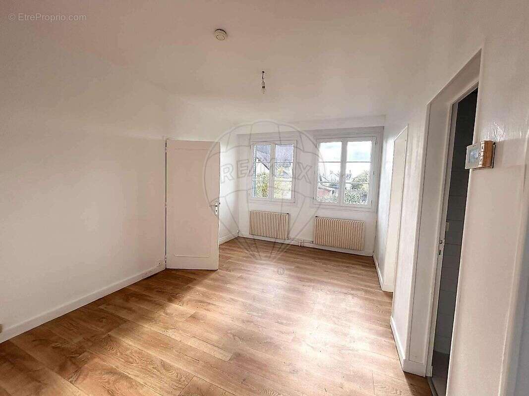 Maison à COULANGES-LES-NEVERS