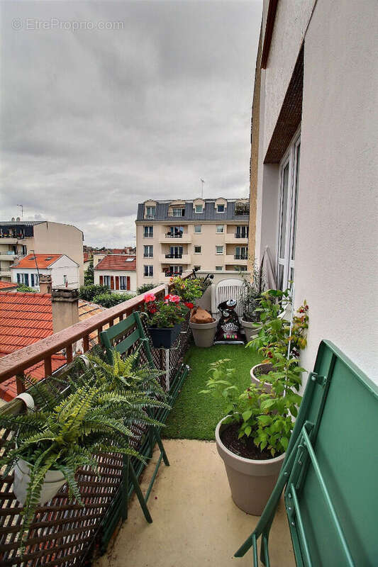 Appartement à LA GARENNE-COLOMBES