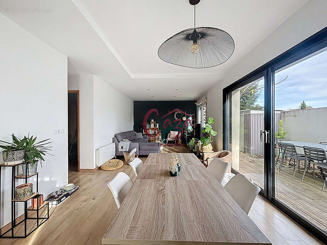 Maison à CAMBLANES-ET-MEYNAC