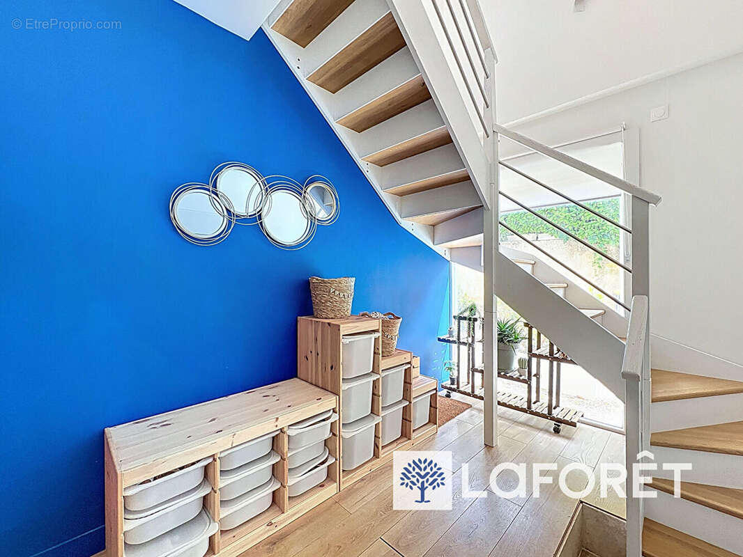 Parcieux, maison familiale avec piscine et vue dégagée - photo 6