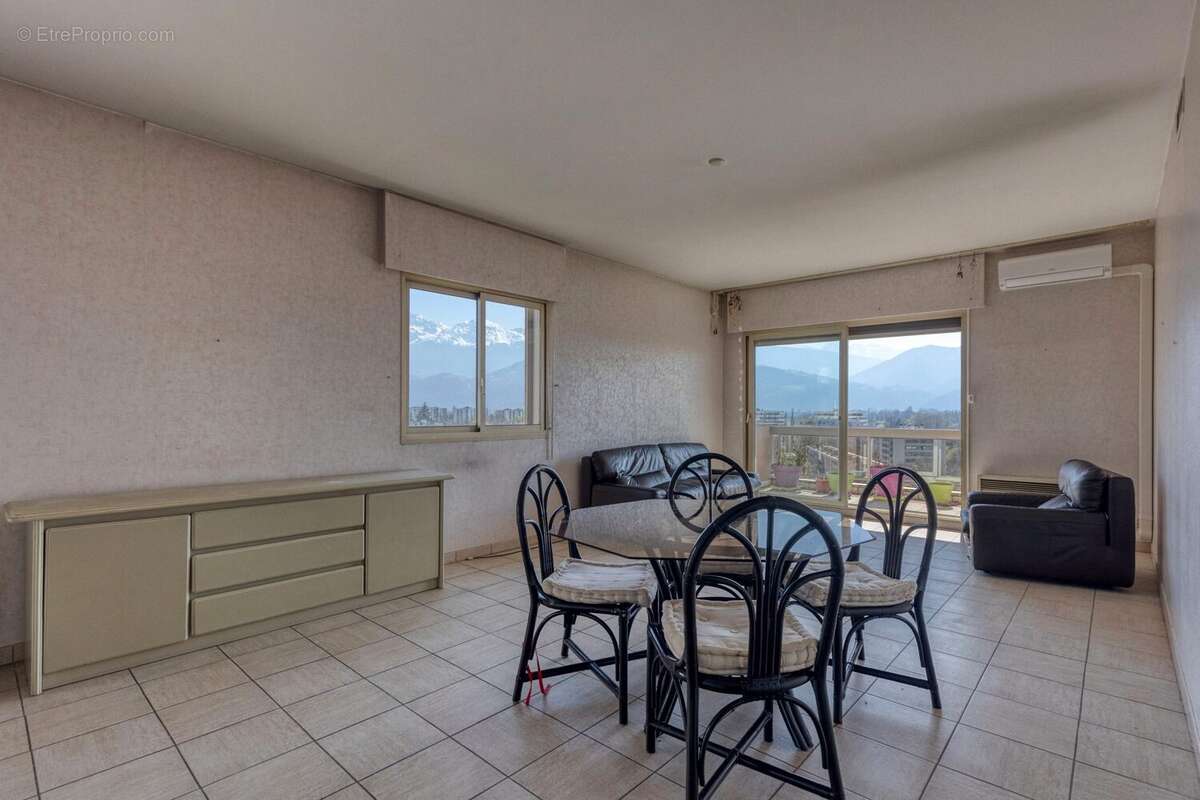 Appartement à MEYLAN