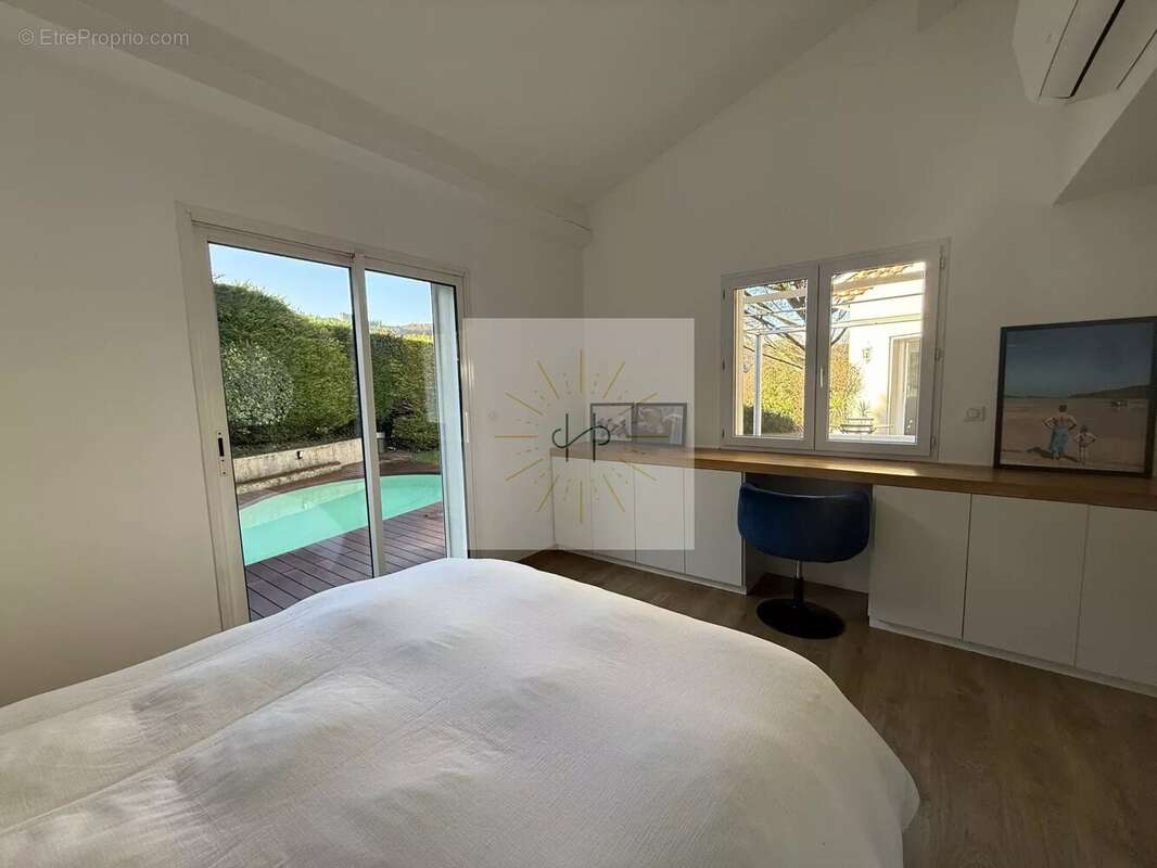 Maison à ROCHEFORT-EN-VALDAINE