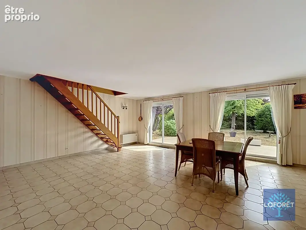 MAISON LA FERTE ALAIS - 9 pièces -5 chambres - 185 m² - 611 m² de terrain - photo 3