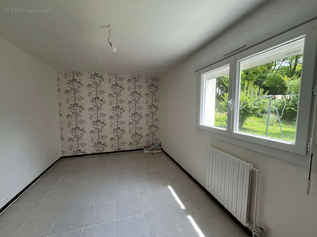 Charmante villa de 124 m2 sur les hauteurs de Pujols, offrant confort, espace et tranquillité ! - photo 5
