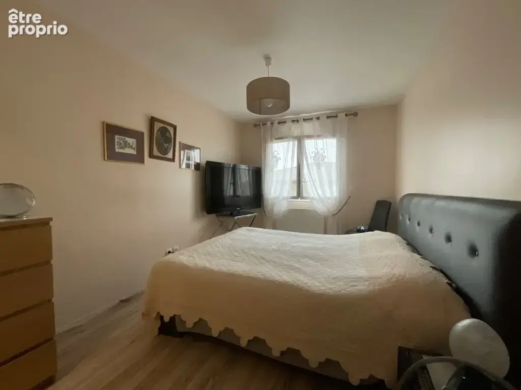 St Rambert - Appartement T3 bis de 100 m² - photo 18