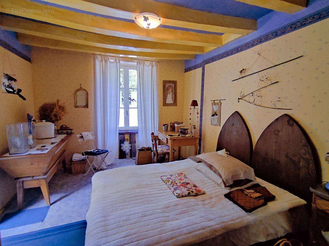 Maison à TOURNON-SAINT-PIERRE