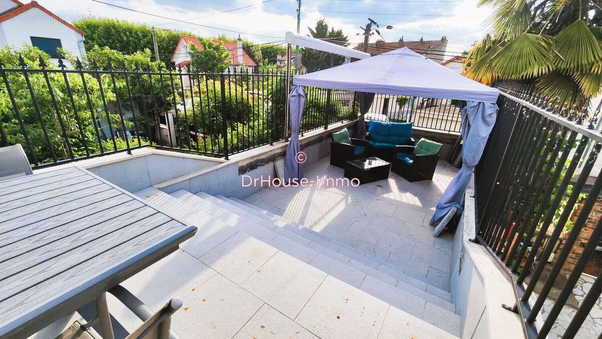 Maison à SAINT-MAUR-DES-FOSSES