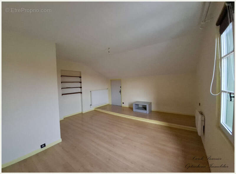 Appartement à LA NEUVEVILLE-SOUS-CHATENOIS