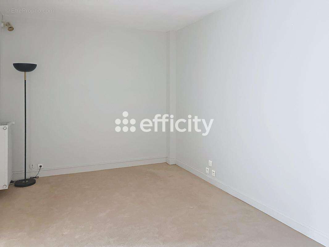 Appartement à PARIS-7E