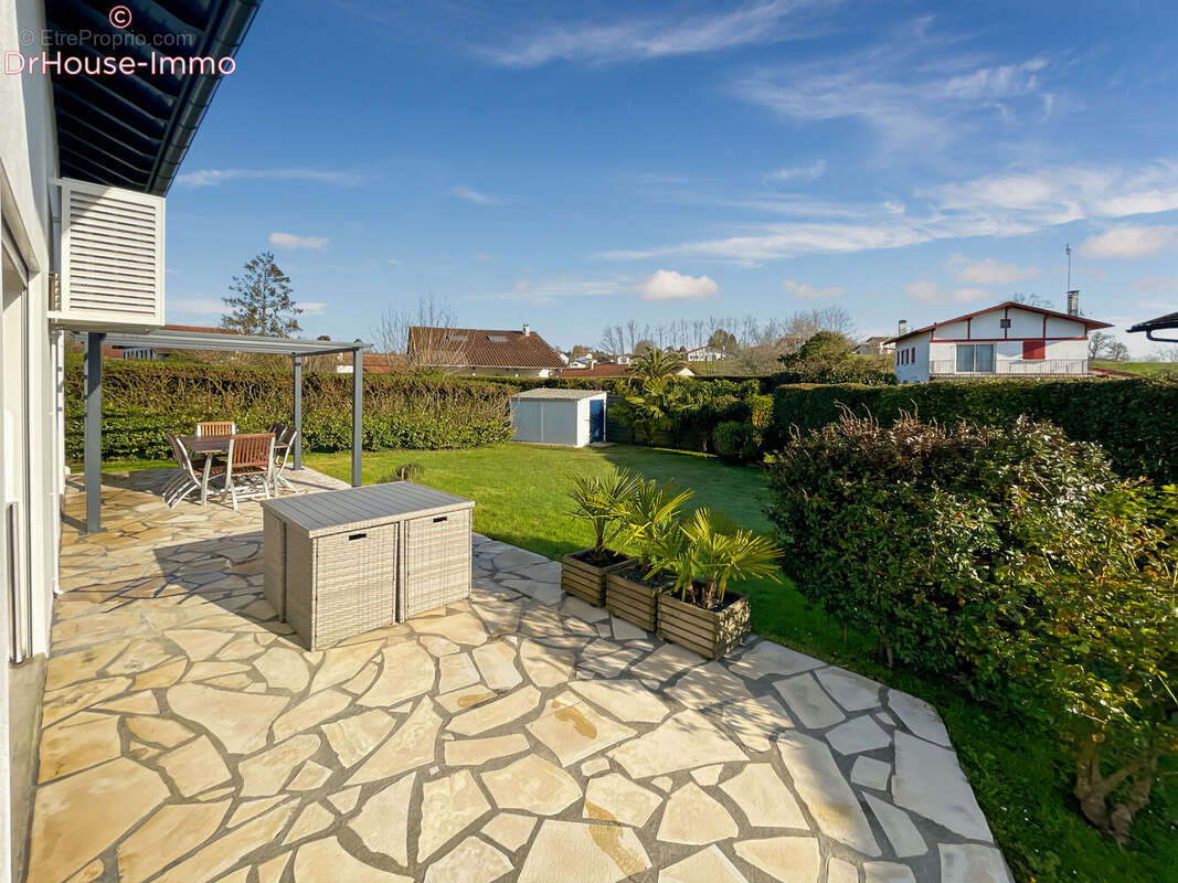 Maison à BASSUSSARRY