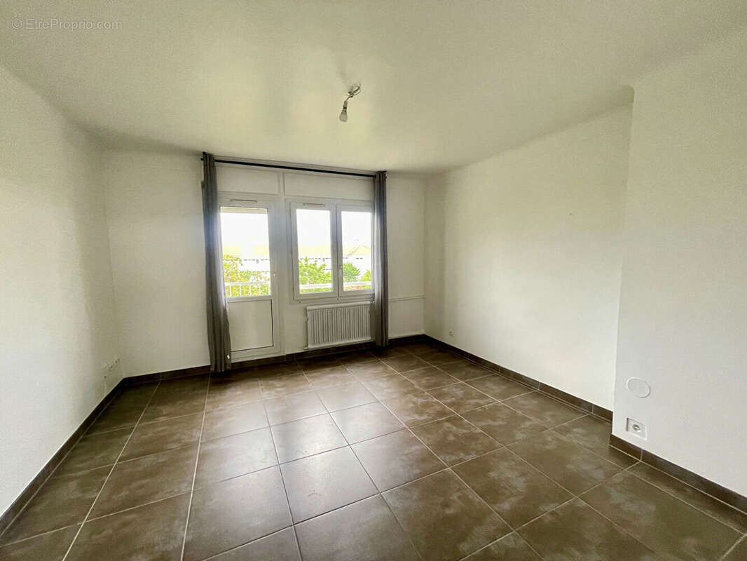 Appartement à SARTROUVILLE