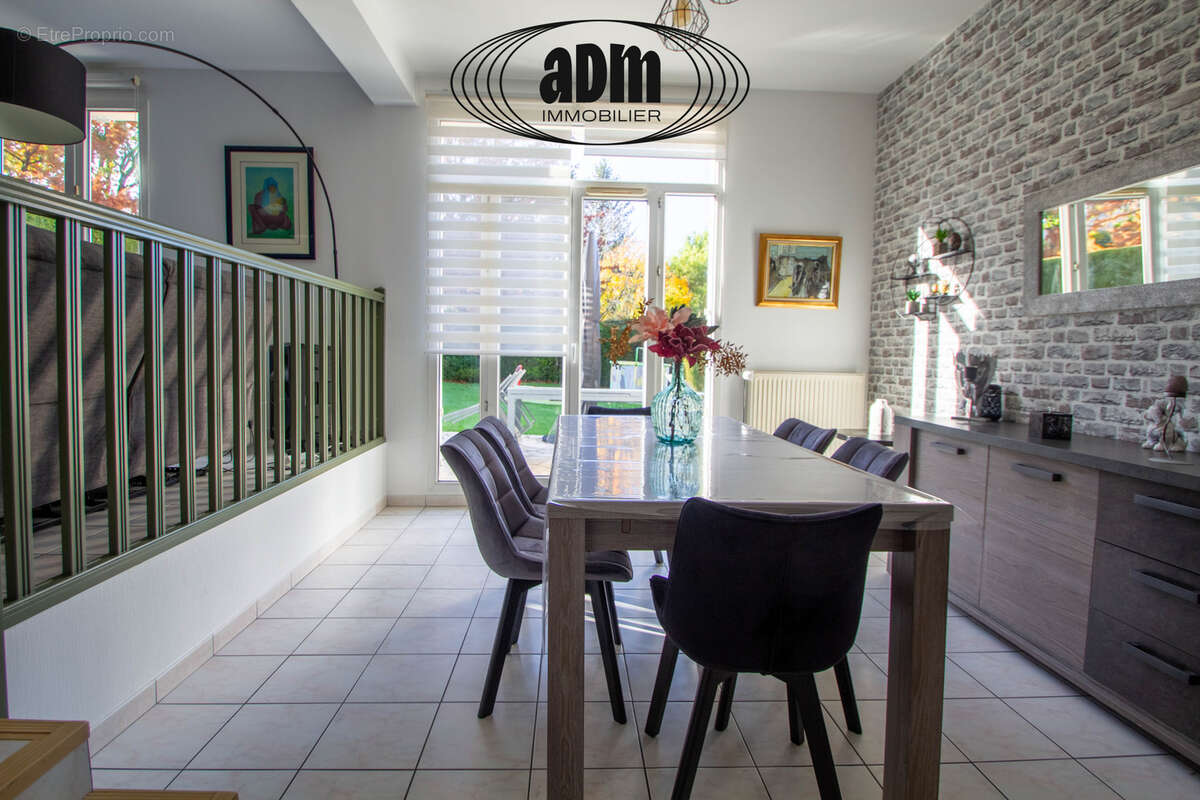 Maison à MAGNY-LE-HONGRE