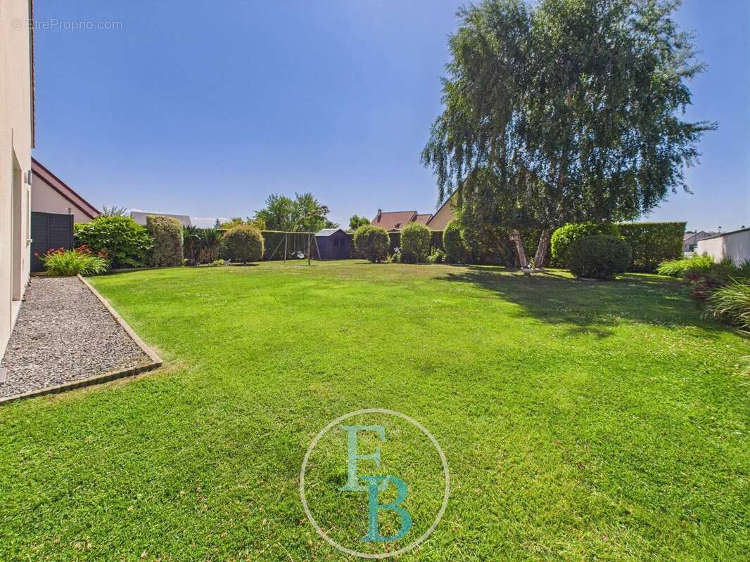 Maison - 235m2 - T8 - photo 24