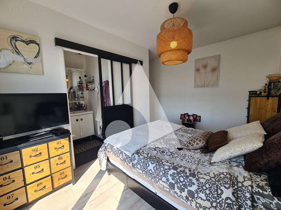 Maison à CRECY-LA-CHAPELLE