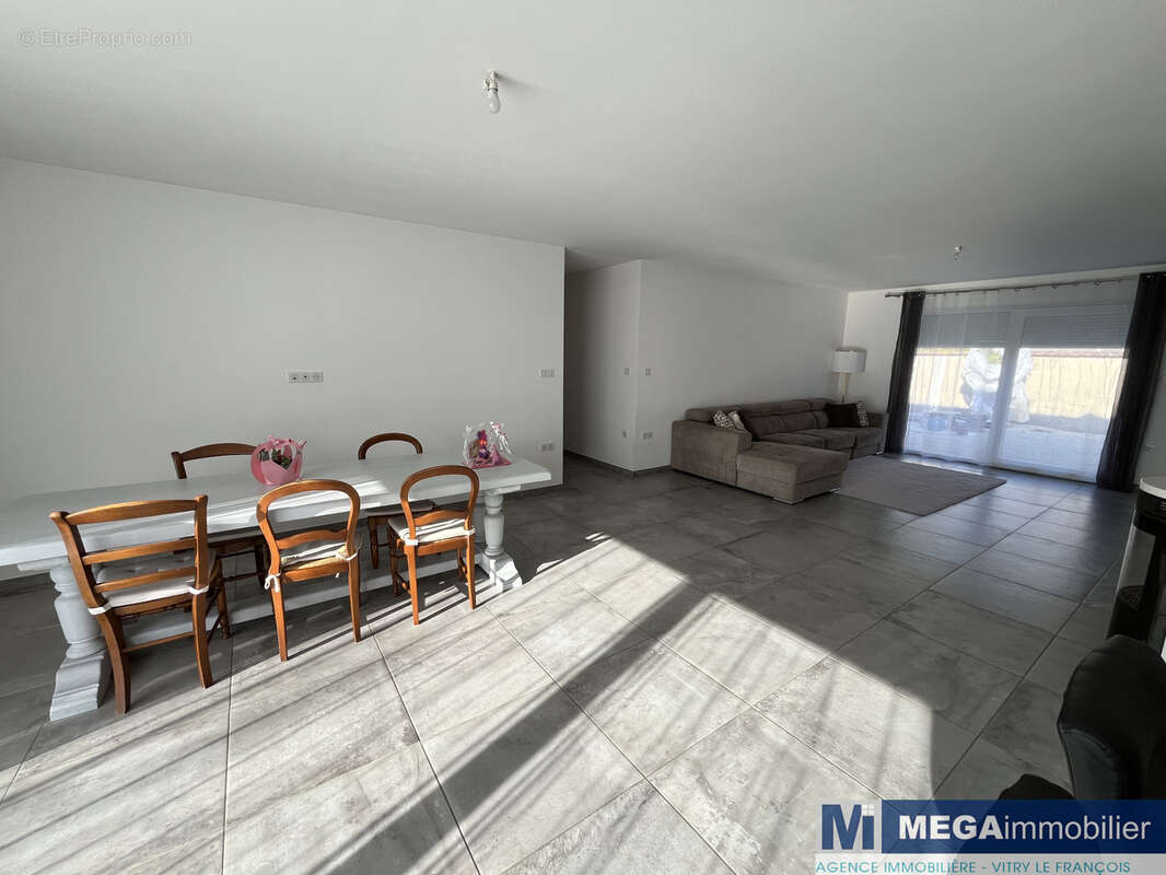 Maison à SAINT-CHERON