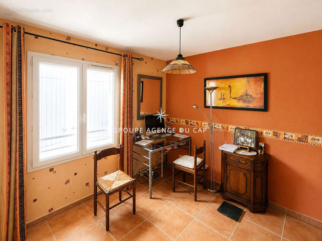 Appartement a vendre 3 pieces avec garage sur sainte maxime proche des commodites et du centre ville - photo 7