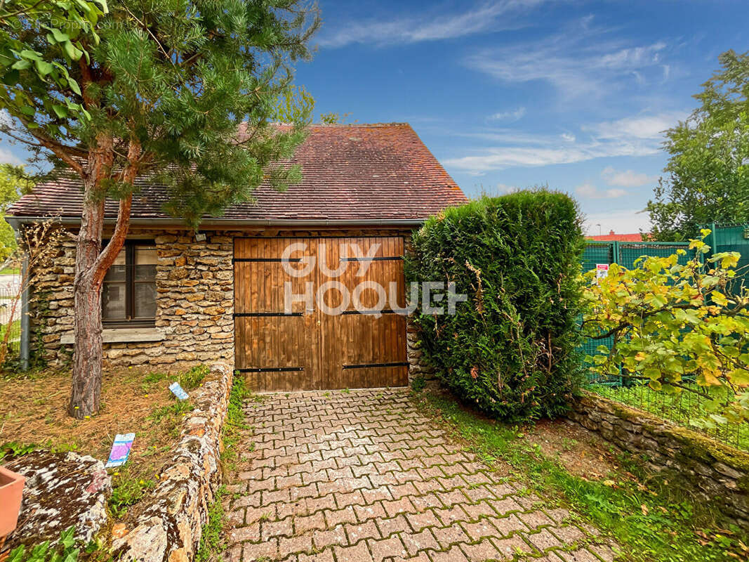 Maison à FONTENAY-TRESIGNY