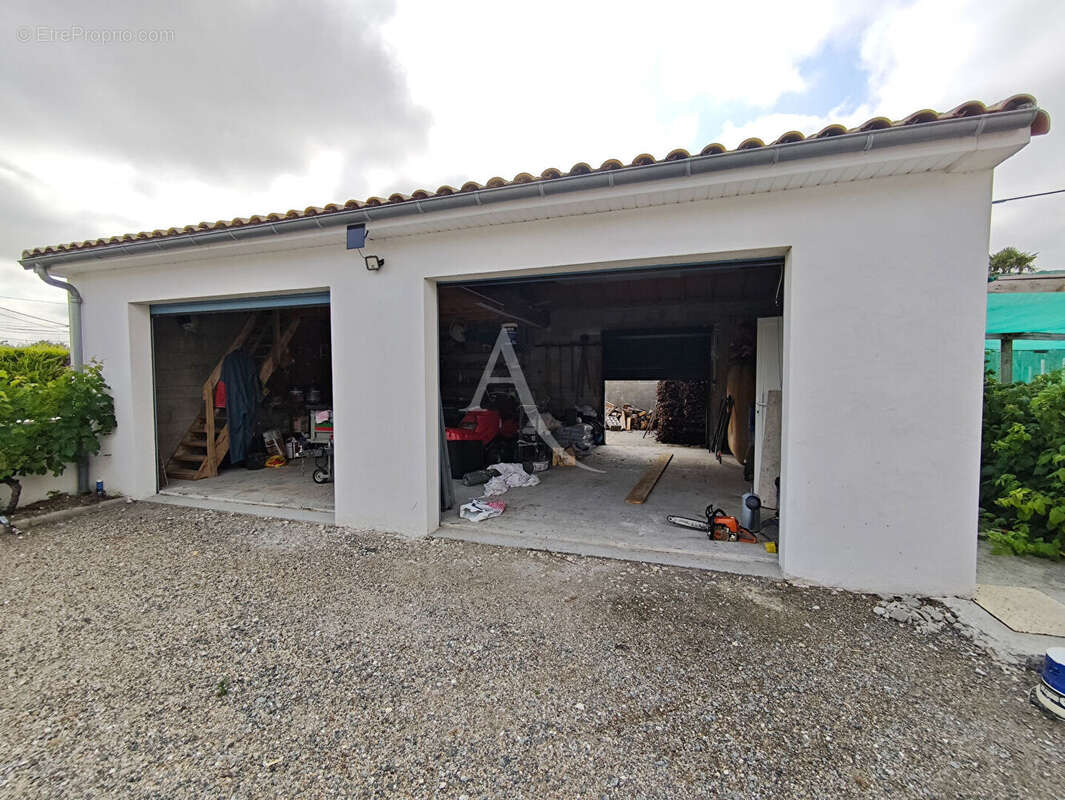 Maison de plain pied -  Semussac 4 pièce(s) 120 m2 - photo 15