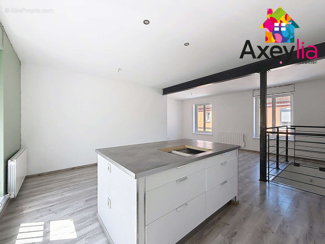 Appartement à REGNY