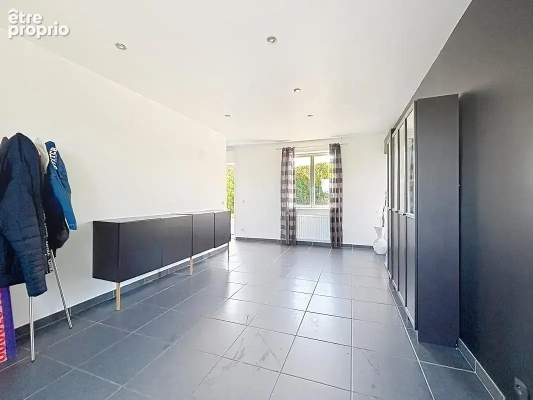 Maison style longère rénovée bâtie sur 1 hectare - photo 4