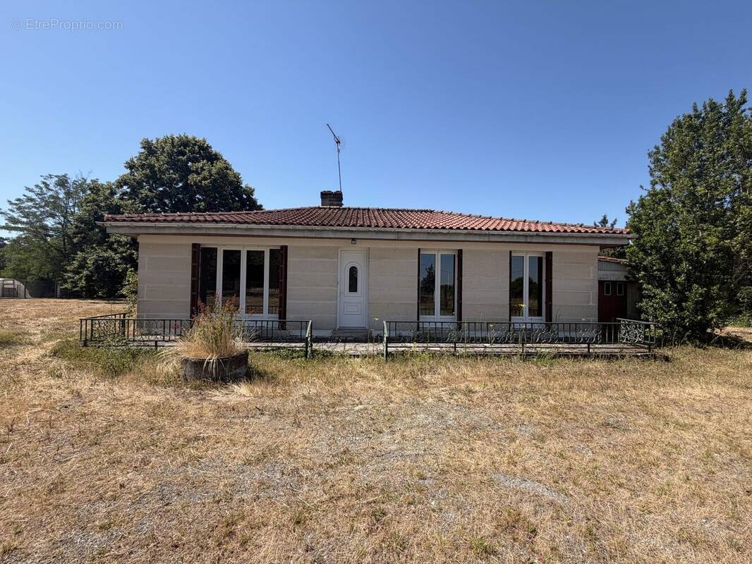 Maison à PERIGNAC