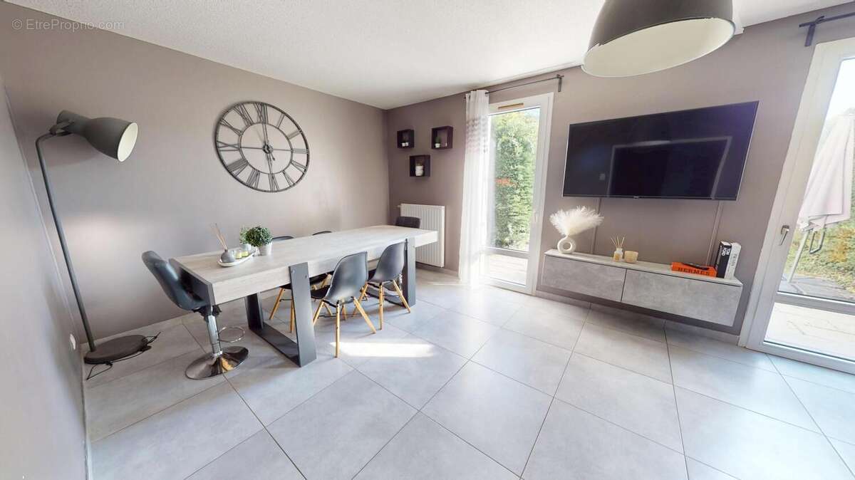 Photo 2 - Maison à L'ISLE-D'ABEAU