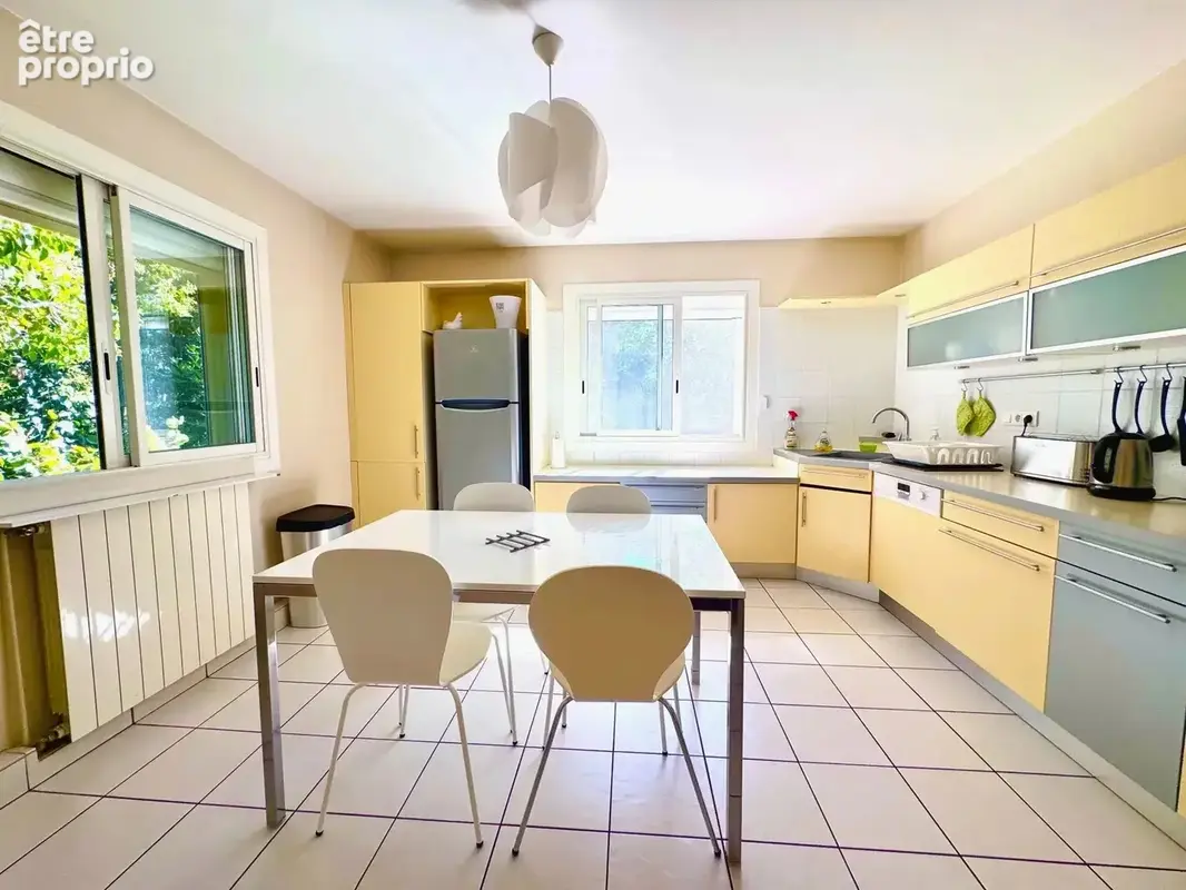 Appartement de standing avec trois chambres  et  grande terrasse couverte en centre ville de Carcassonne - photo 6
