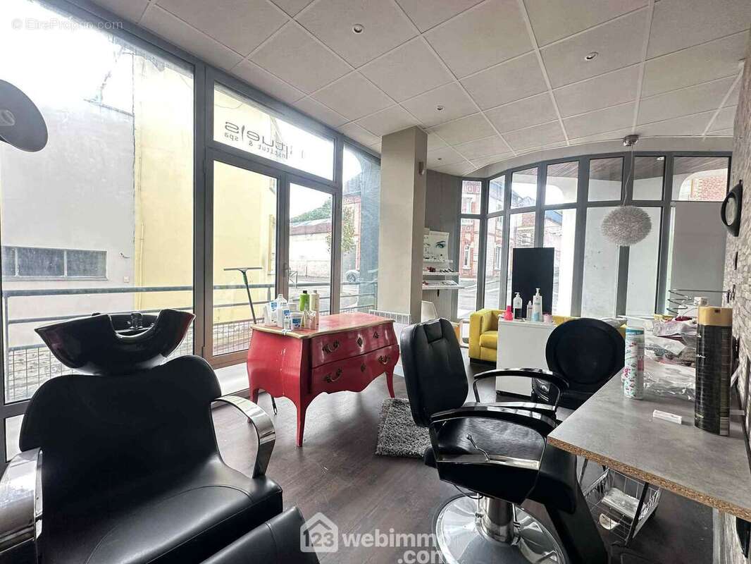 Plusieurs espaces fonctionnels - Commerce à LAON