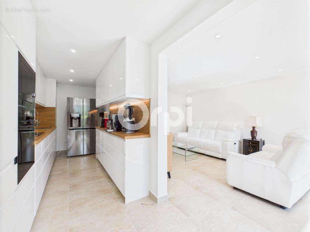 Appartement à MANDELIEU-LA-NAPOULE