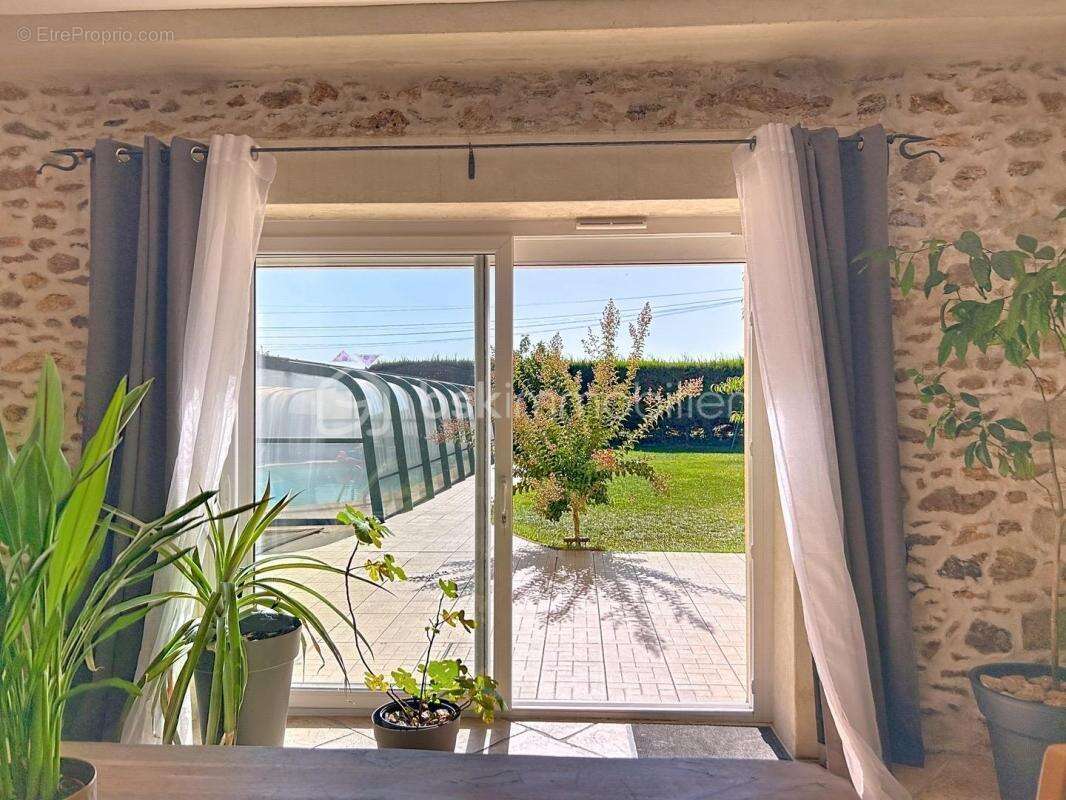 Maison à OZOUER-LE-VOULGIS