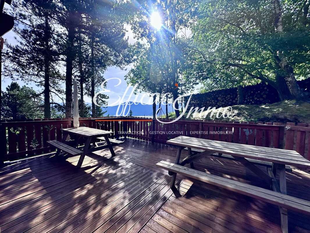 Les angles – chalet 4 faces – 90 m² – terrain de 1 185 m² – vue lac de matemale – vendu meublé - photo 19