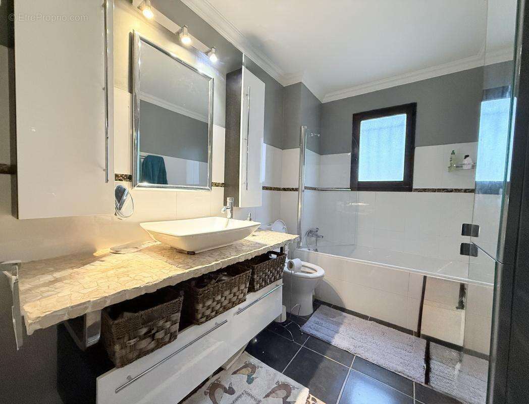 Maison à VILLENEUVE-LOUBET